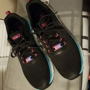 SKECHERS GO RUN WOMENS SNEAKERS